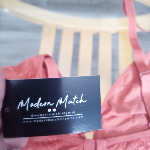 Elegant Lace Bralette in Coral by [Brand] - Picture 4 of 4